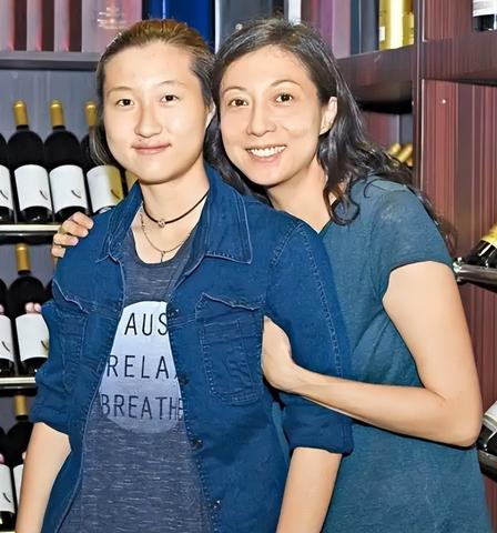 香港成为全球少数“天上有人”地区 香港成为全球少数“天上有人”地区